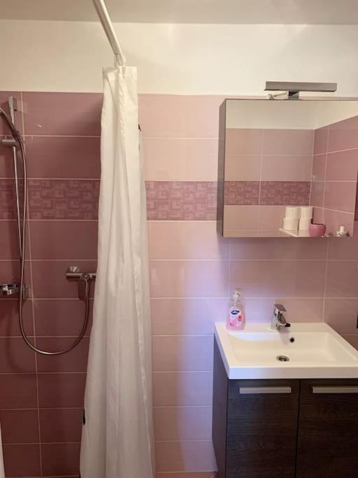 נזרין Holiday Apartment מראה חיצוני תמונה